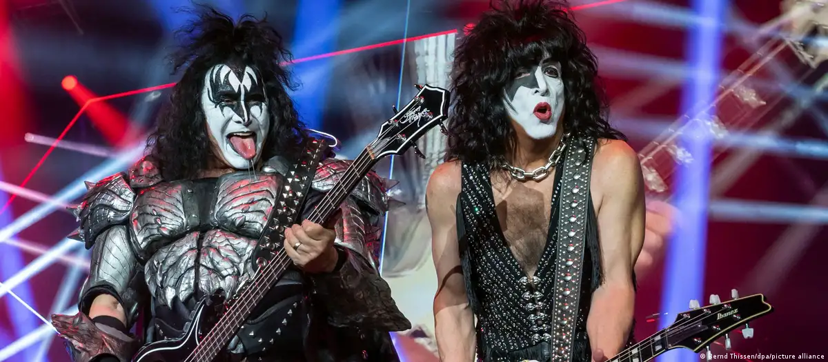 Kiss vende catálogo musical y anticipa show holográfico