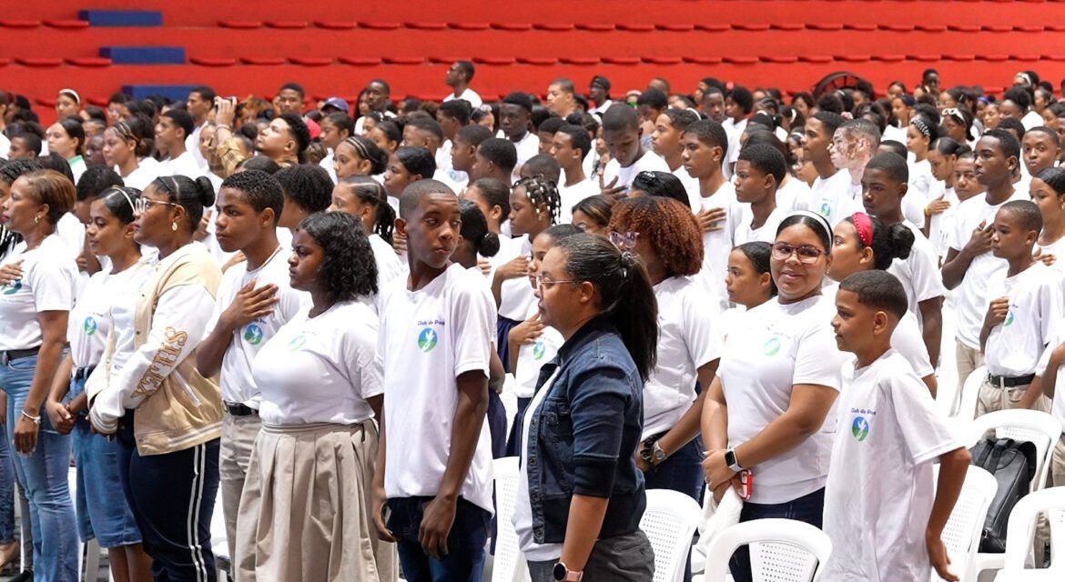 Estudiantes y orientadores destacan resultados  de clubes de paz en San Cristóbal