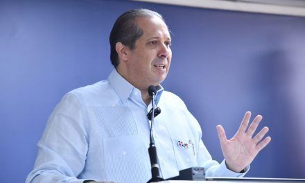 Ministro insta vigilar a los niños para diagnosticar temprano de cualquier condición