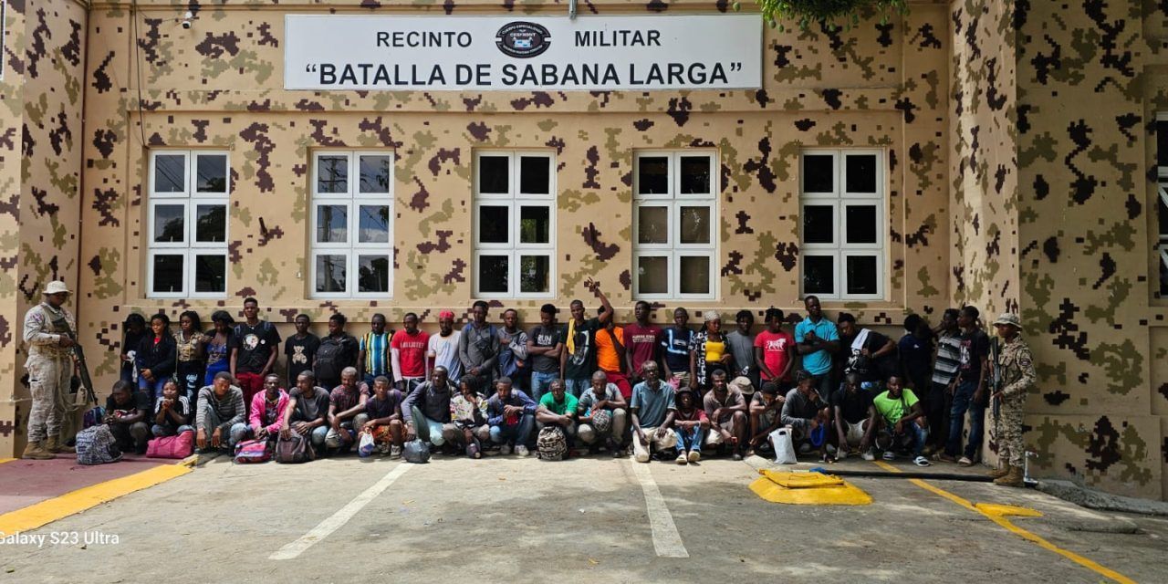 Cesfront detiene 49 haitianos en estatus migratorio irregular en Dajabón
