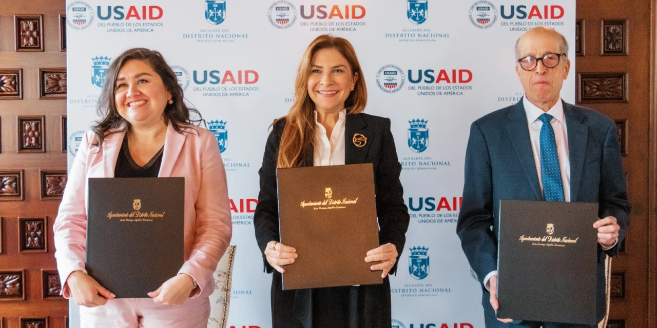 Usaid y el Ayuntamiento del DN firman memorando para eficiencia energética municipal
