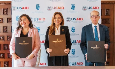 Usaid y el Ayuntamiento del DN firman memorando para eficiencia energética municipal