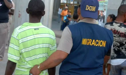 Migración dice incidente con agente policial se aclaró en el momento