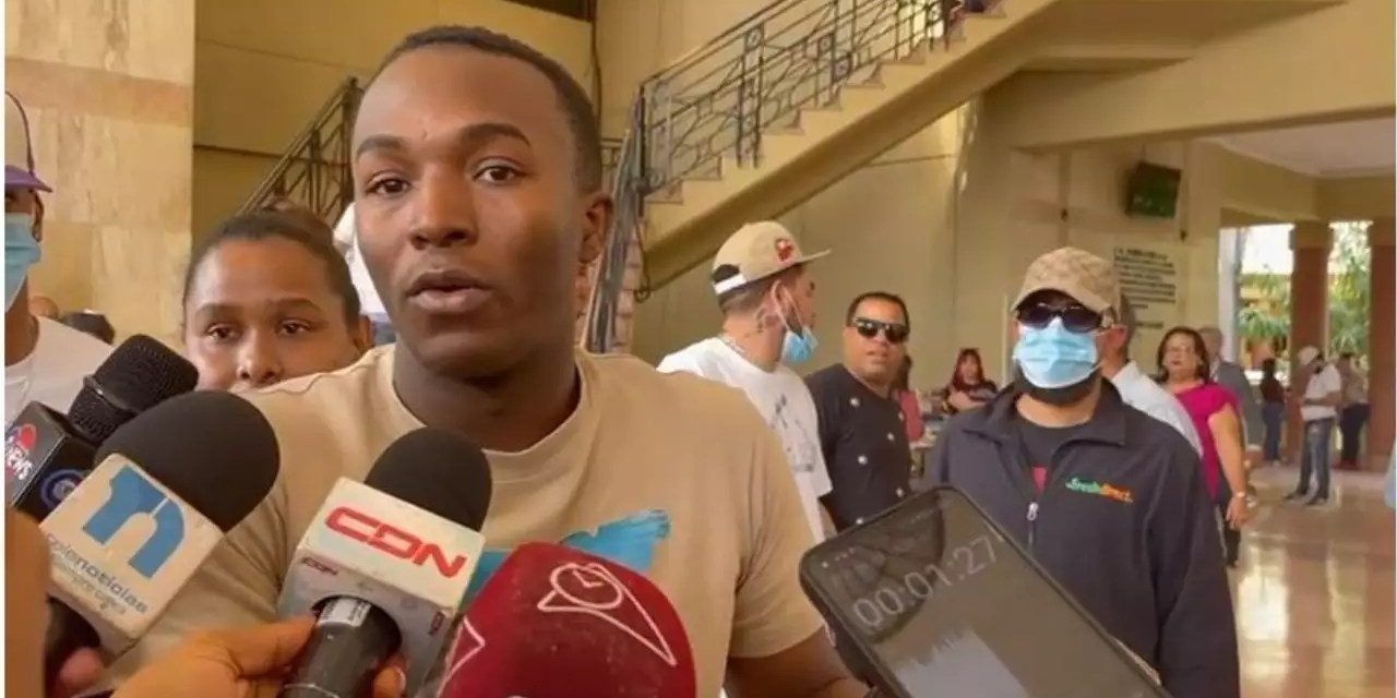 Agentes de Migración agreden sargento de la PN tras confundirlo con haitiano