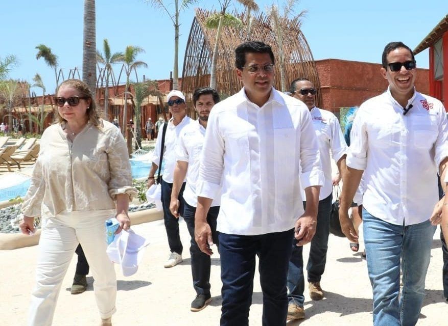 La noticia es que el ministro Collado viaje a Pedernales…