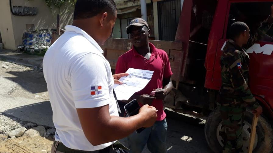 Más de 2,000 inspectores de Migración han sido cancelados en cinco meses