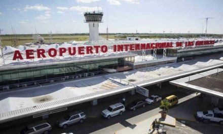 Migración asegura que solucionó problema técnico con el sistema de registro en el AILA