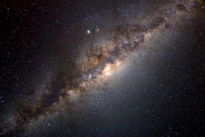 Descubren tres de las estrellas más viejas del universo