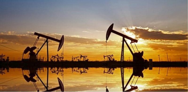 El petróleo baja en EEUU tras cifras decepcionantes sobre nivel de empleo