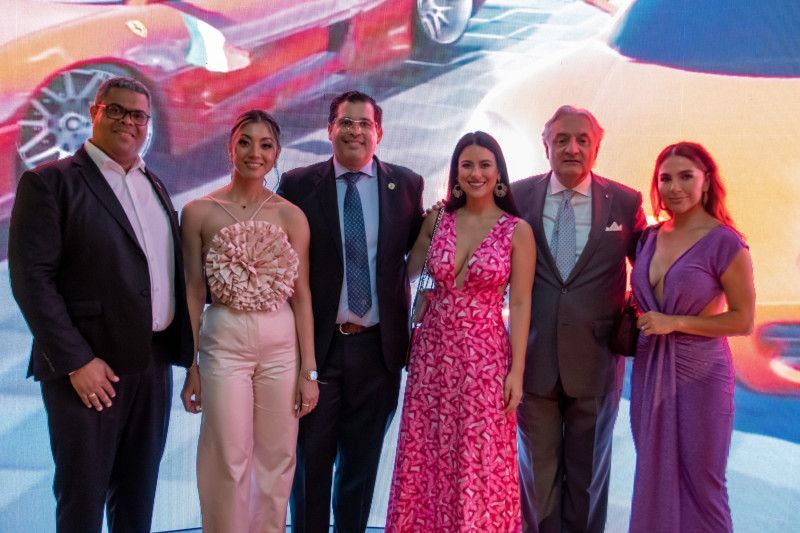 Scudería Dominicana presenta el nuevo Ferrari Purosangue