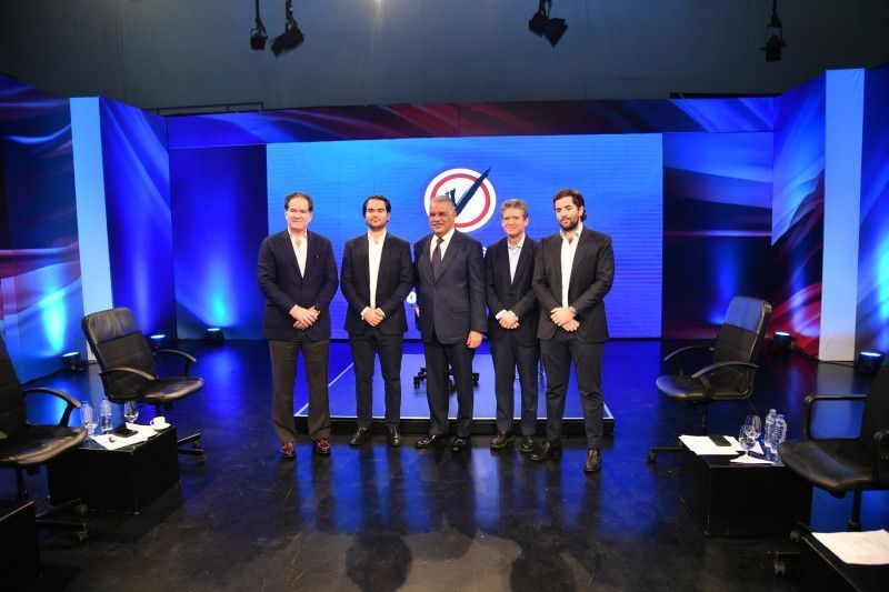 Miguel Vargas Reformar la Constitución es completamente innecesario