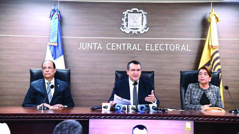 Con garantía de elecciones transparentes, dominicanos van este domingo a las urnas