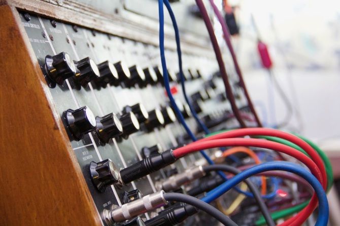 Principios fundamentales de la generación electrónica de sonido