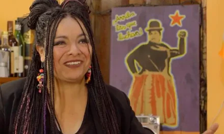 En aimara, español y quechua. “Es mi forma de hacer rap”