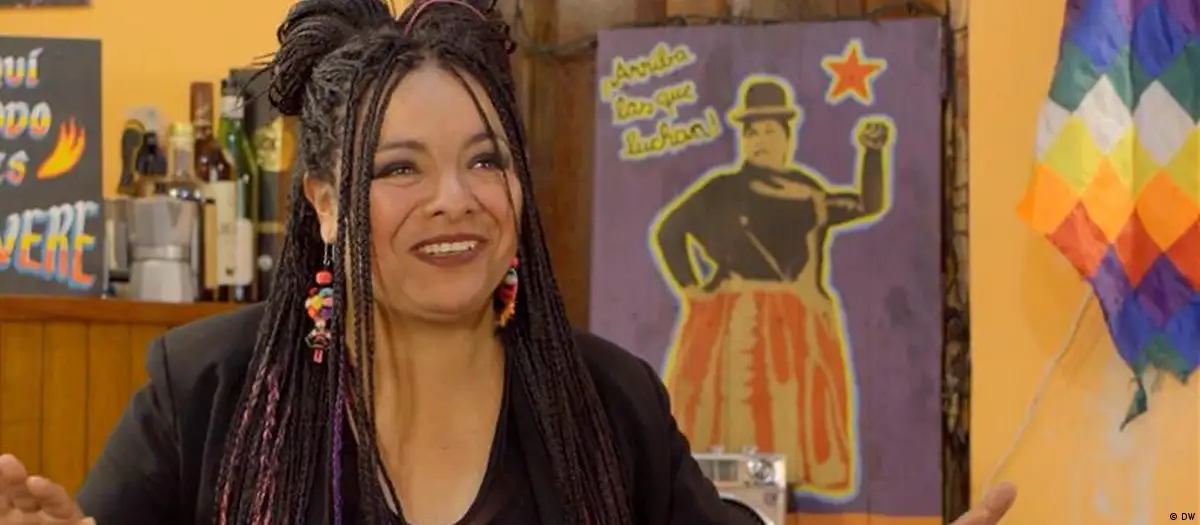 En aimara, español y quechua. “Es mi forma de hacer rap”