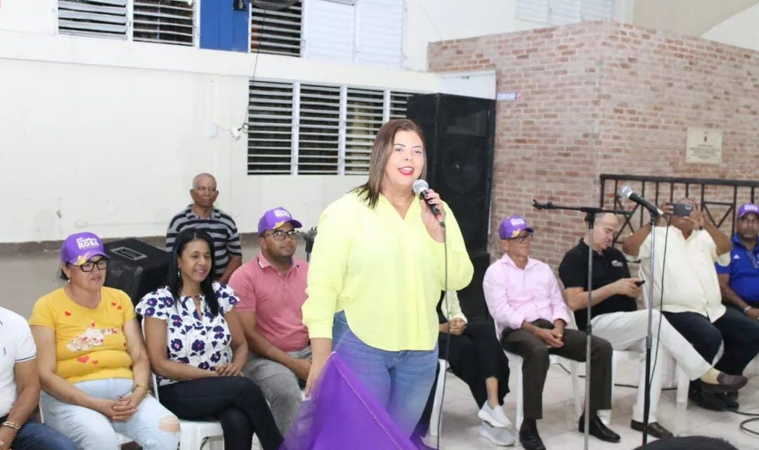 Elizabeth Rosa se compromete “a ser la voz en el Congreso y a trabajar por un futuro mejor”