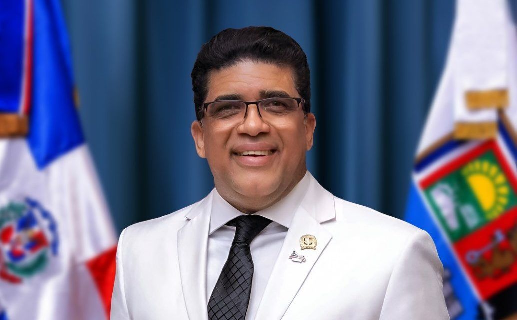 Alcaldía SDE sube 27 puntos en el SISMAP en primer mes; reduce su nómina en RD$800 mil