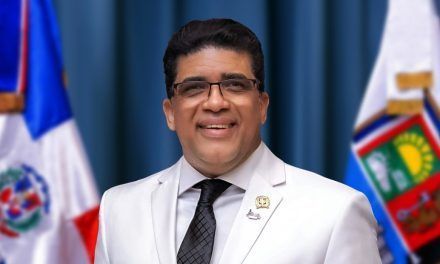 Alcaldía SDE sube 27 puntos en el SISMAP en primer mes; reduce su nómina en RD$800 mil