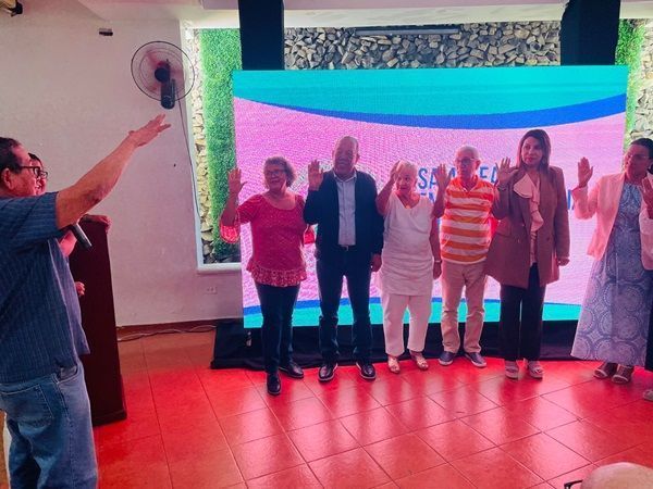 Eligen por novena ocasión consecutiva a unanimidad al Dr. Enrique González como presidente de Amedosa