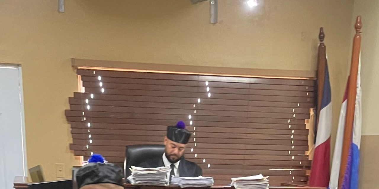 A juicio de fondo agente acusado de violar haitiana en el AILA y le retiran prisión preventiva