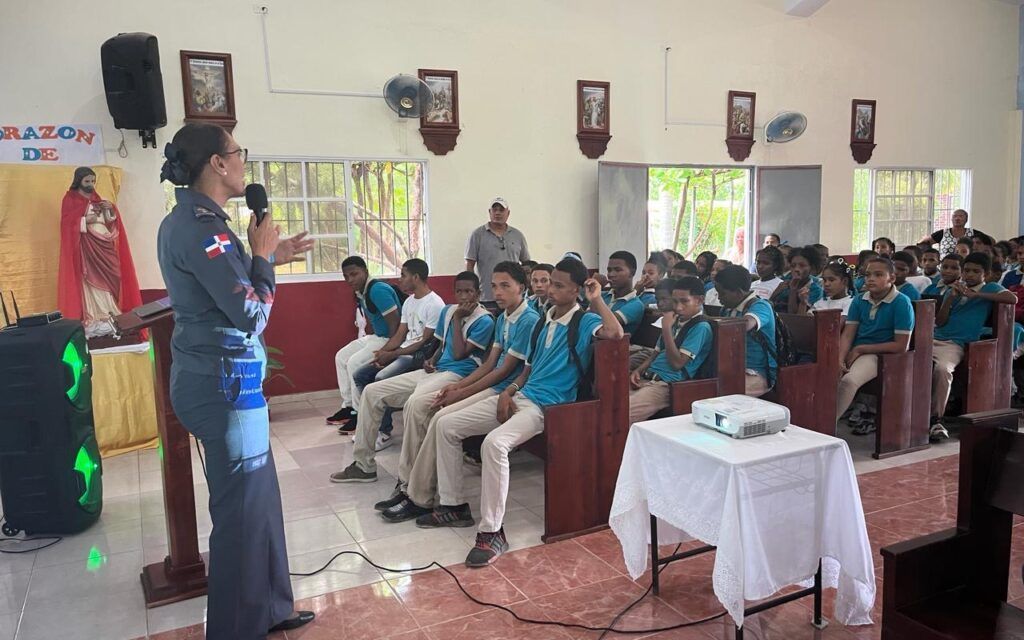 Policía Judicial NNA promueve la Prevención de Delitos a través de la Gestión Emocional en Jaquimeyes, Barahona.