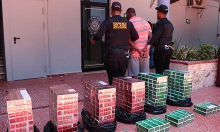 DICRIM apresa hombre en flagrante delito con 8,000 unidades de cigarrillos en el sector La Zurza, DN.