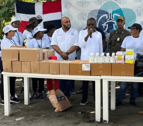 Éxito Rotundo en la Jornada de Limpieza de Playas Organizada por Funidom y la Fundación Juventud Progresista en el Día Mundial de los Océanos