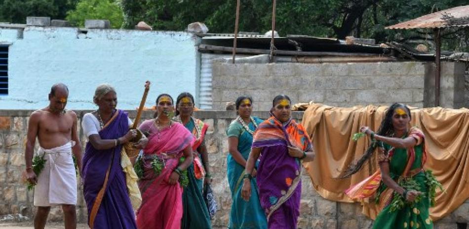 Sube a más de 50 el balance de personas muertas en India por alcohol adulterado