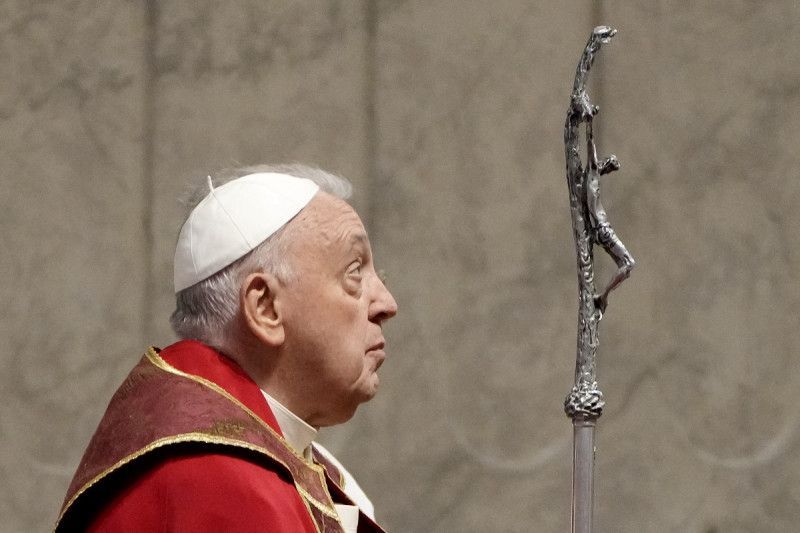 Francisco lamenta los destrozos de la guerra