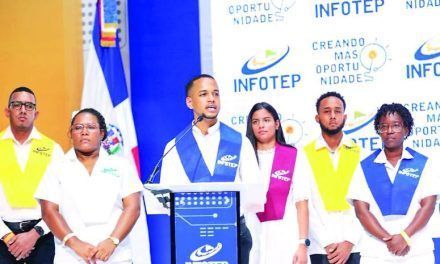 “Soy mi propio orgullo” expresa joven al graduarse del Infotep