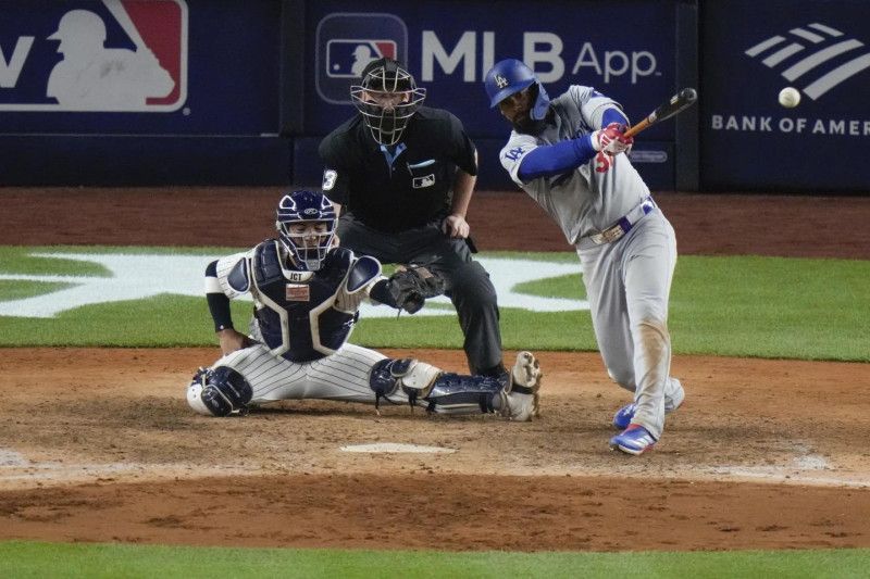 Teóscar Hernández decide con un doble en la undécima el triunfo de Dodgers sobre Yankees