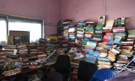 Libros en peligro: el saber dentro de un cascarón sin condición