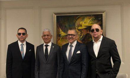 Senado reconoce trayectoria de Los Hermanos Rosario por sus 45 años en el merengue