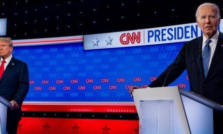 Un Biden titubeante buscó la confrontación en debate con Trump, que respondió con falsedades