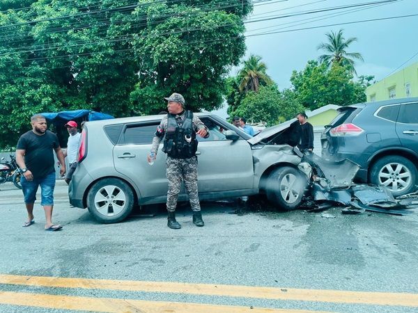 Sistema 911 coordinó la asistencia a afectados por accidente múltiple ocurrido en Baní, provincia Peravia