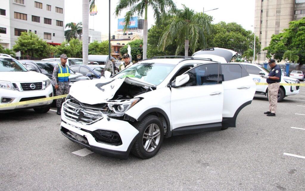 Policía detiene y envía ante la Fiscalía Especial de Tránsito del D.N, a conductora de vehículo involucrado en accidente bajo investigación en que falleció joven Julio César de la Rosa Peralta.