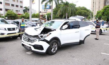 Policía detiene y envía ante la Fiscalía Especial de Tránsito del D.N, a conductora de vehículo involucrado en accidente bajo investigación en que falleció joven Julio César de la Rosa Peralta.