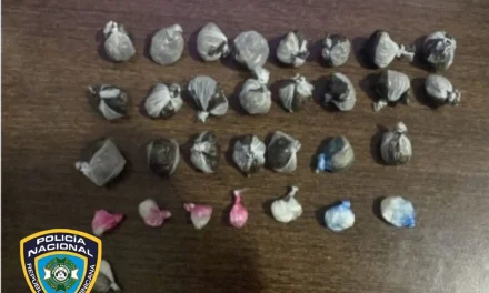 Apresan dos personas con 31 porciones de presuntas drogas en San Cristóbal