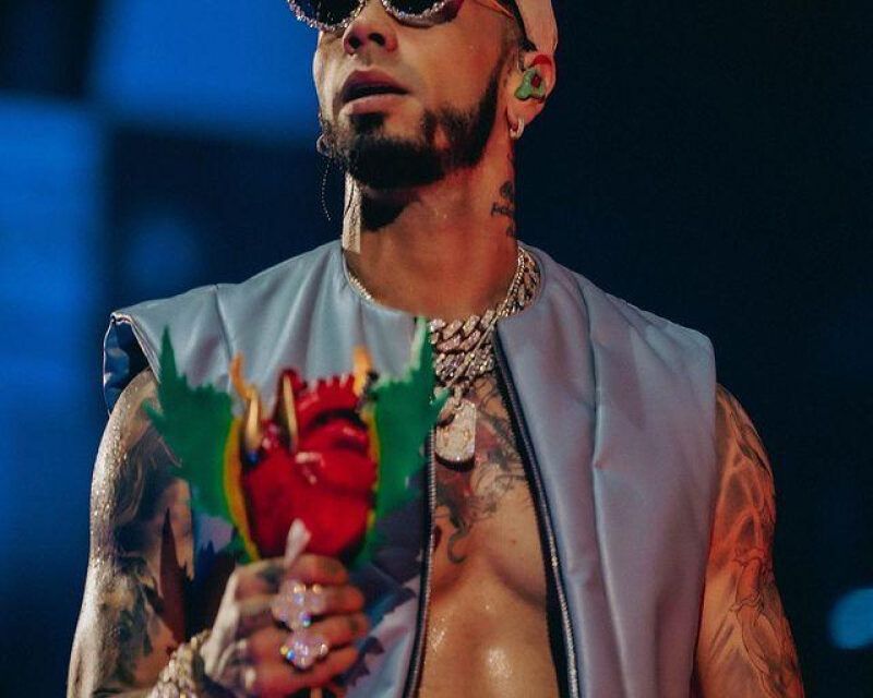 Anuel AA se queda afónico en pleno concierto