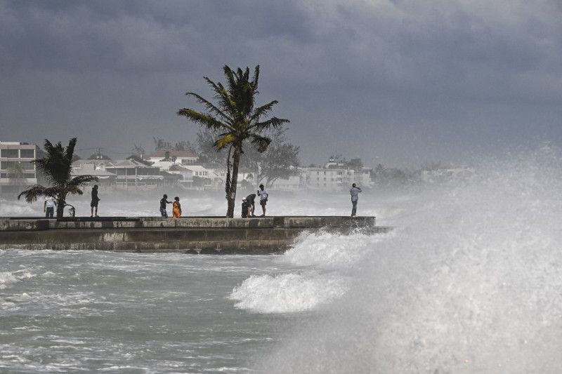 Beryl: Un inusual y potente ciclón que se convierte en el más precoz registrado en el Atlántico
