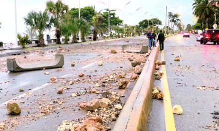 La capital registró cierre de vías e inundaciones por fuertes lluvias