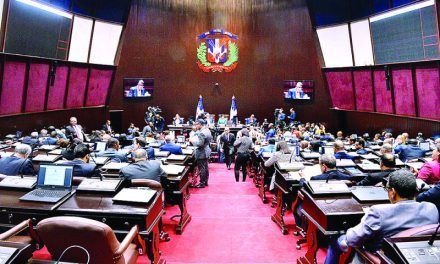 Diputados apoyan aprobar leyes que ordenó Carta Magna de 2010