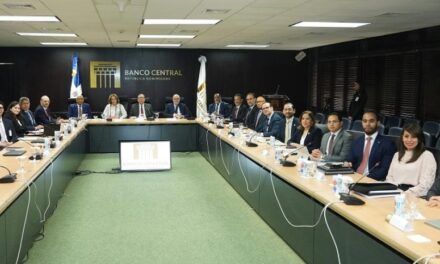 Misión del FMI comienza sus reuniones con encuentro en el Banco Central