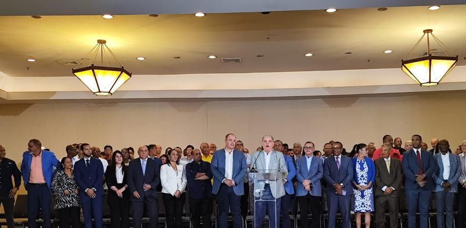Altos dirigentes del PLD apoyan que Danilo Medina abandone la presidencia del partido