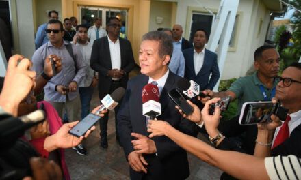 Leonel Fernández: «Eso es un tema de venezolanos que deben resolver los venezolanos»