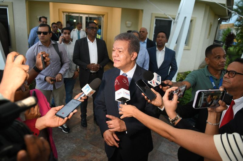 Leonel Fernández: «Eso es un tema de venezolanos que deben resolver los venezolanos»