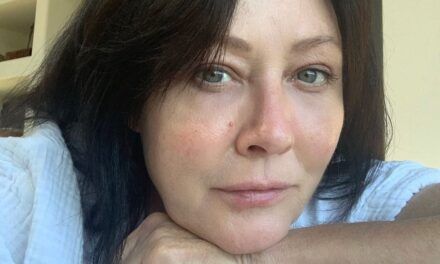 Muere Shannen Doherty (‘Sensación de vivir’, ‘Embrujadas’) a los 53 años tras ser diagnosticada con cáncer de mama en 2015