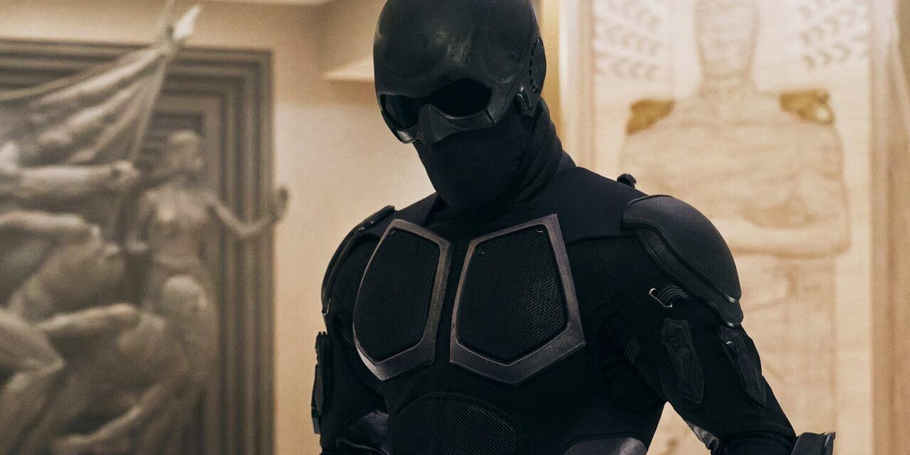 Nathan Mitchell, Negro Oscuro en ‘The Boys’, defiende la serie: «El arte siempre ha sido político»