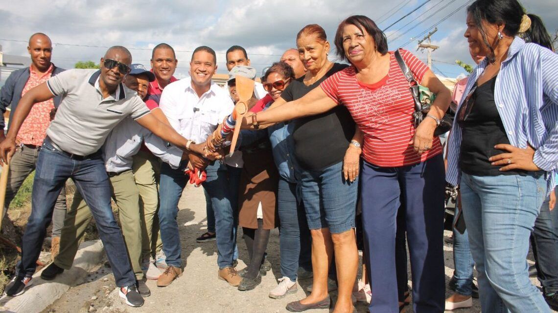 Alcaldía SJM inicia trabajos de construcción de aceras y contenes