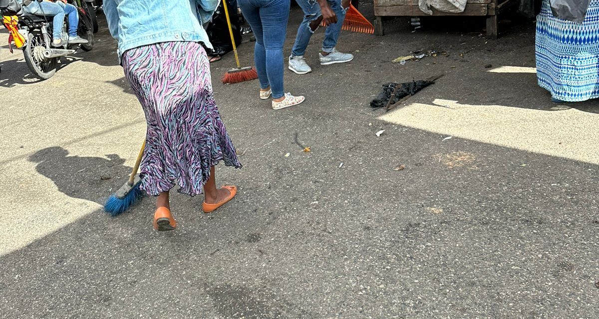 La Alcaldía de San Cristóbal Realiza Jornada de Limpieza en el Mercado Modelo